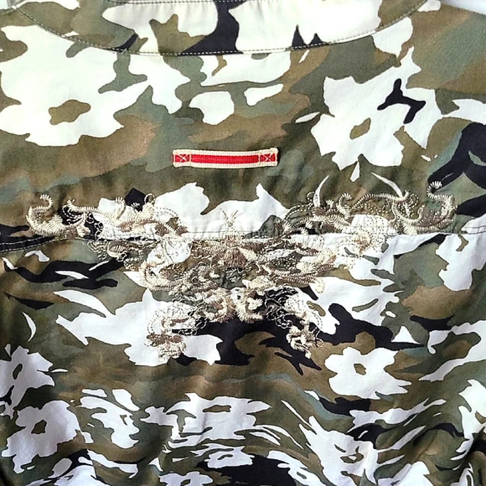 Chico's Camouflage Floral Shirt with Embroidery 3=16/XL - Picture 5 of 8